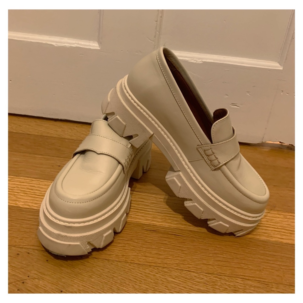 Aloha Trailblazer 55mm Cream Leather Loafers Size 37 / 7.5